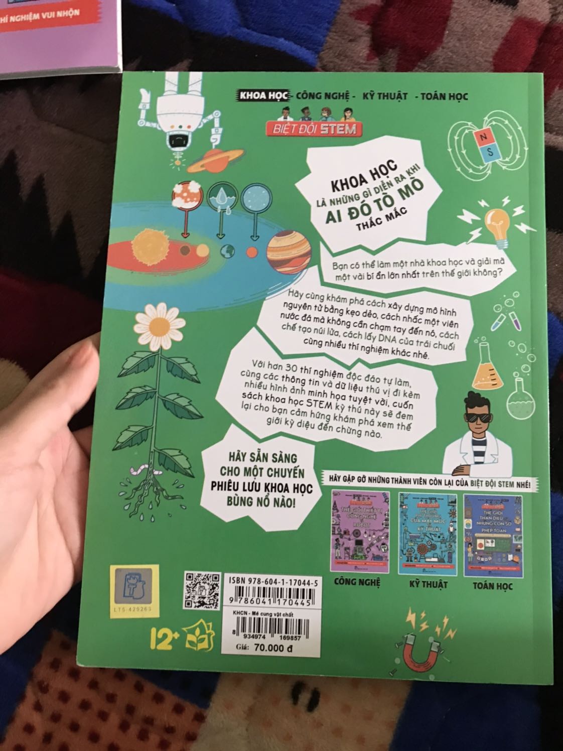 Sách siêu đẹp, in nét. Hình minh hoạ phong phú, sinh động. Các kiến thức dễ hiểu :d