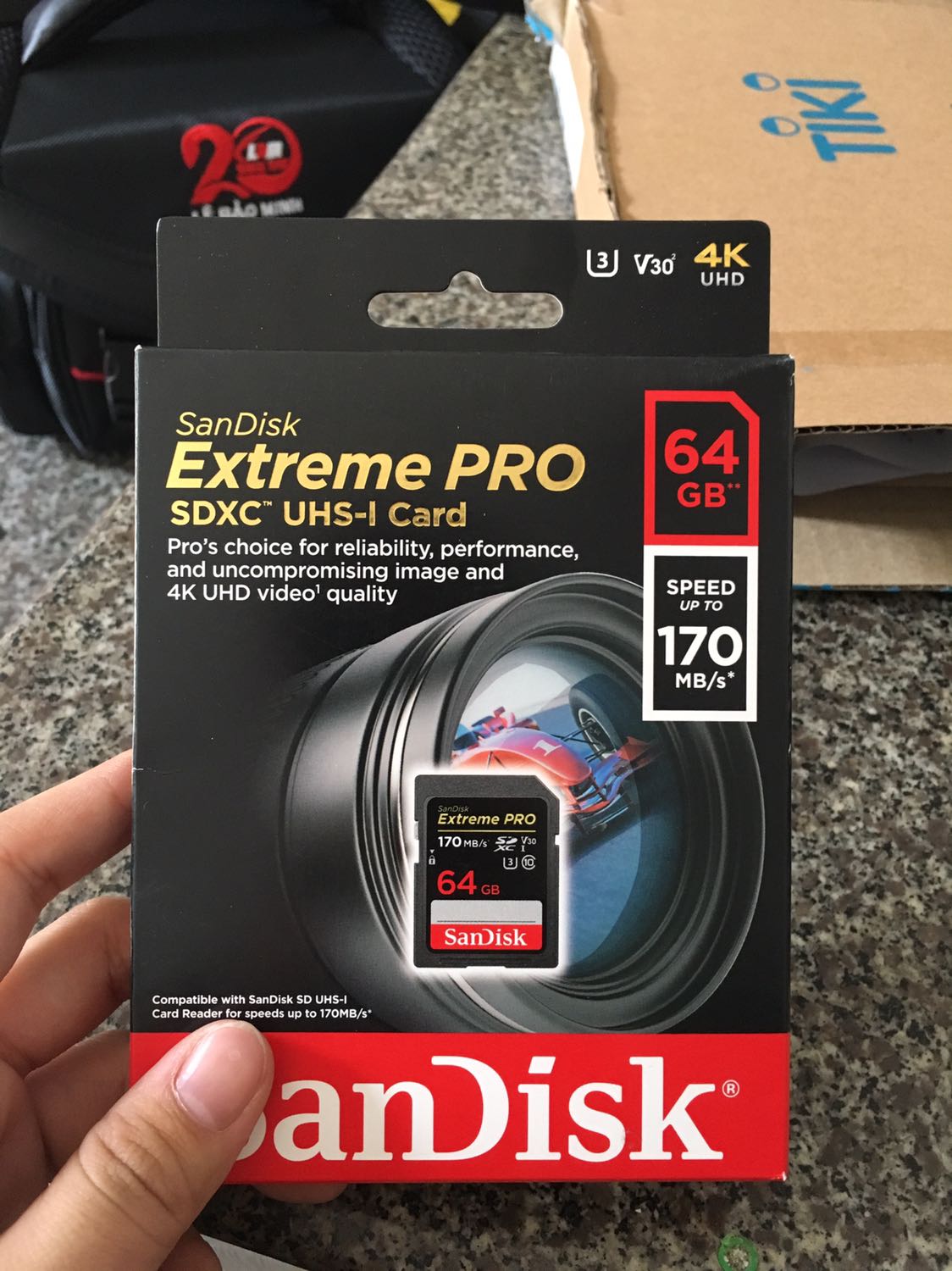 Thẻ mới nguyên, thử dùng thì ok, k thấy dán tem bảo hành