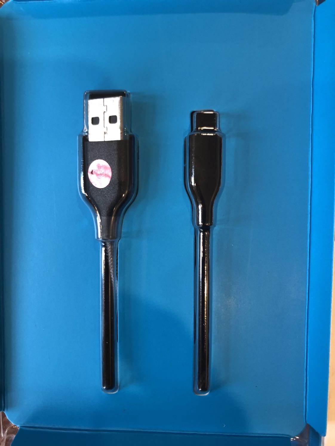 Đặt nhầm hàng. Muốn đặt cable sạc Lighting cho Iphone.  Đề nghị trả hàng lại để đặt hàng khác. Cám ơn nhiều