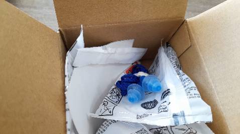 Sản phẩm này dùng tốt, tuy không cách âm hoàn toàn đâu các bạn ạ, nhưng nó biến tiếng ồn trực tiếp vào tai thành tiếng ồn gián tiếp, không còn khó chịu nữa, có thể ngủ nghỉ được các bạn ạ.