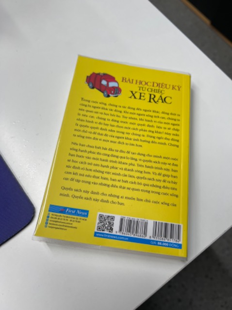 Sách ổn, nhỏ nhưng chữ vừa đọc, cầm theo rất gọn.
