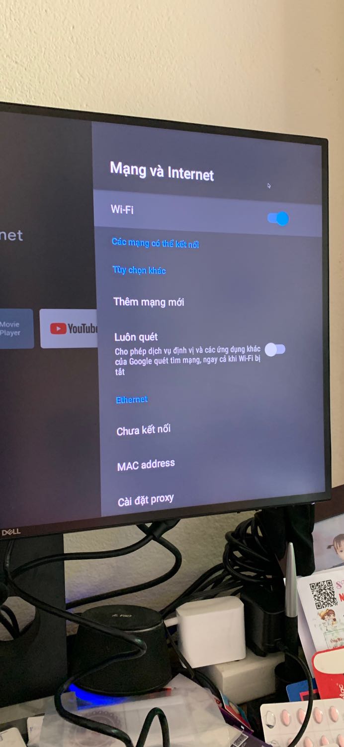 Sản phẩm rất tệ. Bật wifi miết ko được. Điều khiển thì ko có pin. Tôi rất thất vọng.... xin chia buồn cùng ai đã mua sản phẩm