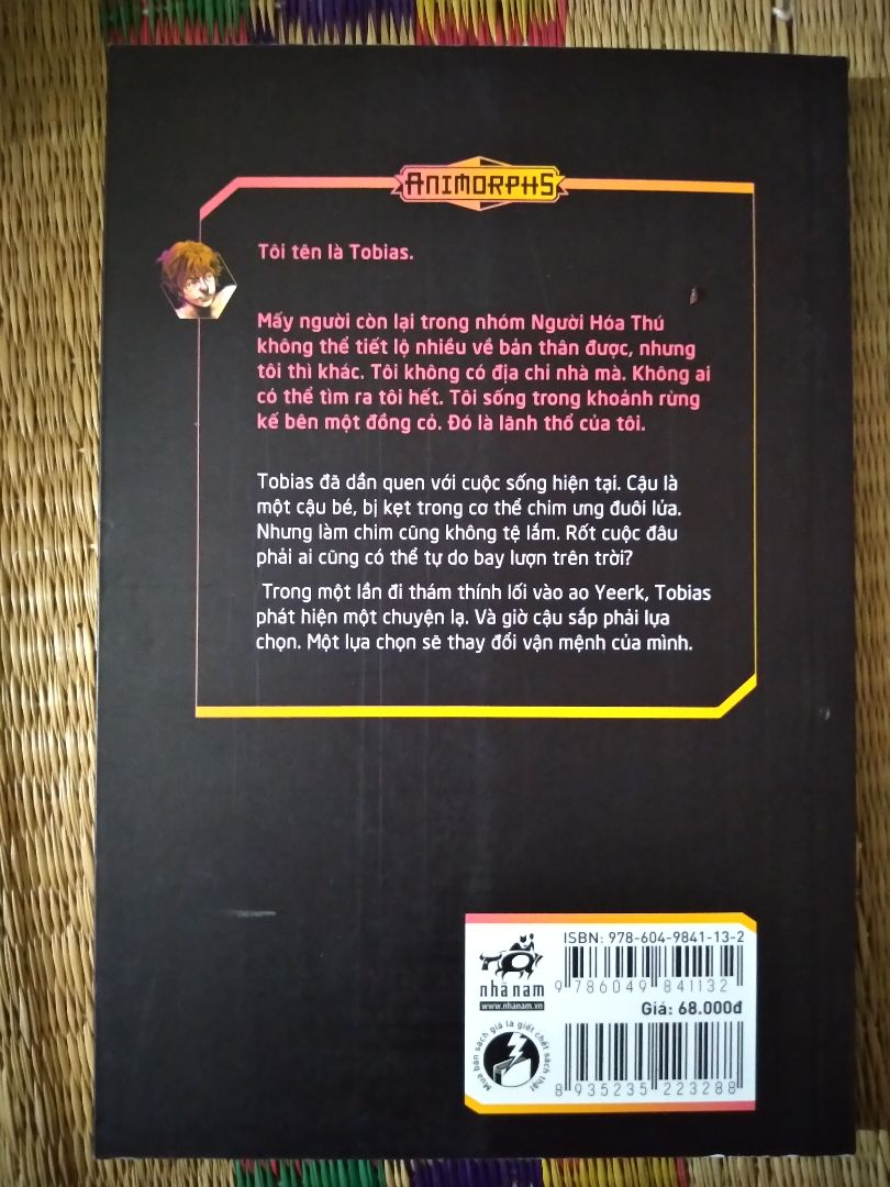 giao hàng nhanh, thiết kế bìa đẹp, sách bị bụi, chắc để nằm kho lâu quá :)