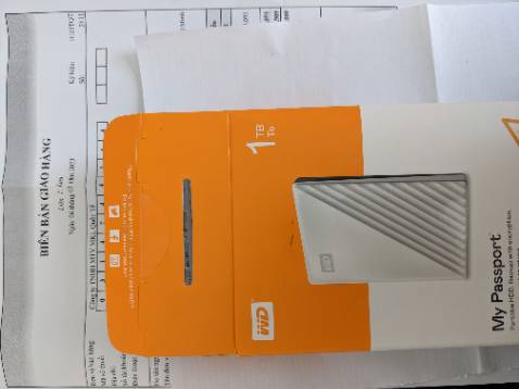 Vỏ hộp của tiki còn nguyên, nhưng tem trong  hộp của ổ cứng đã mở. Mua từ shop WD official nhưng nhà bán hàng lại là cty TNHH MTV MKL quốc tế? Vỏ hộp của tiki còn nguyên, nhưng tem trong  hộp của ổ cứng đã mở. Mua từ shop WD official nhưng nhà bán hàng lại là cty TNHH MTV MKL quốc tế?