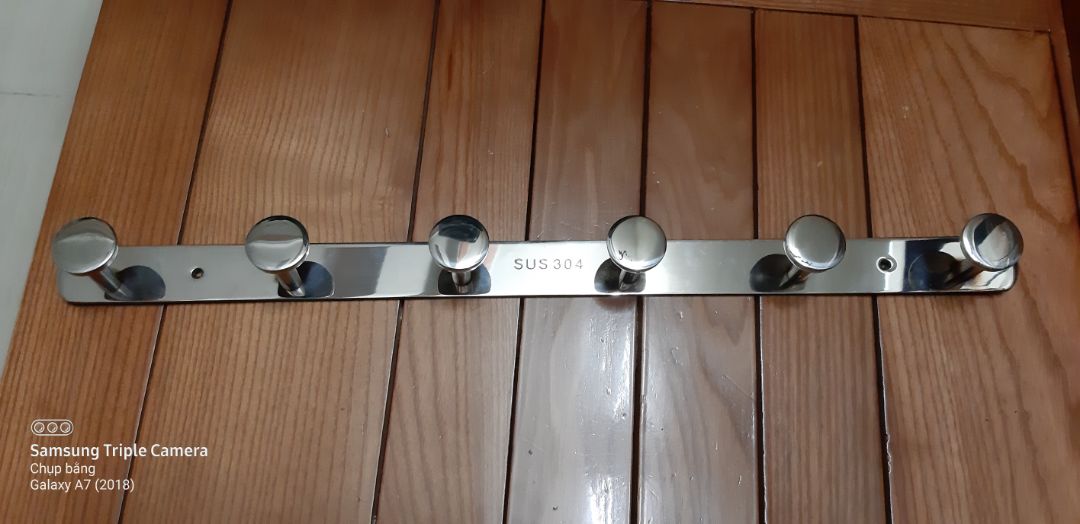 Sản phẩm dày nhưng vết hàn chưa xử lý hết thì phải.