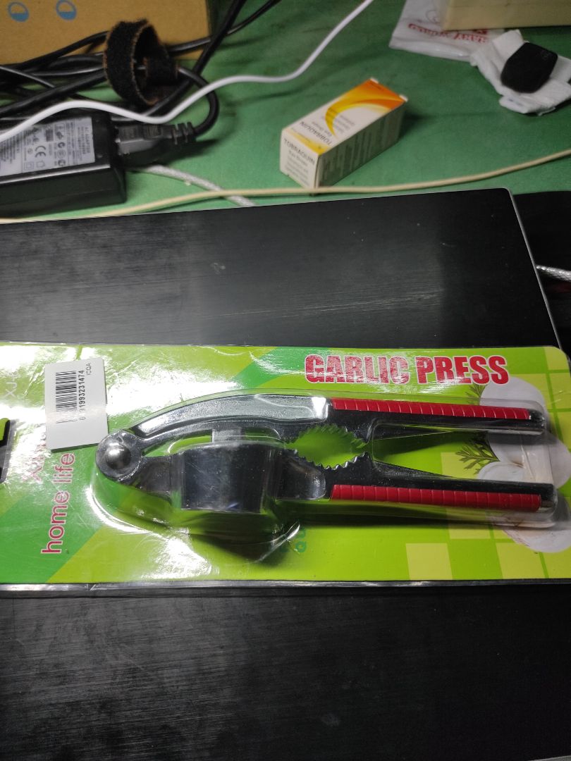 giao hàng nhanh, sản phẩm giống với ảnh quảng cáo, khá hài lòng, chưa dùng chưa bình luận nhiều về chất lượng.