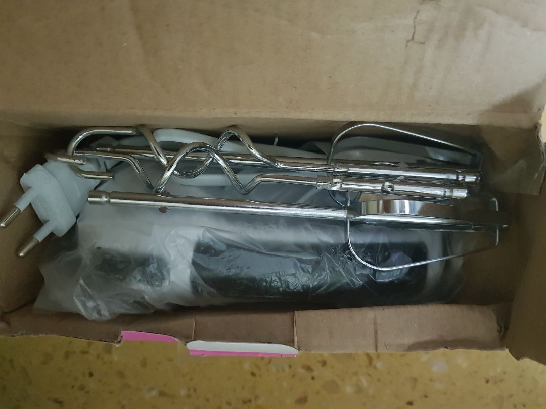 thấy có vẻ ổn, những lưỡi trộn cứng cáp chắc chắn. tuy nhiên máy và giấy hướng dẫn sử dụng ko giống nhau lắm, ko có nút F
sẽ sử dụng rồi quay lại feedback tiếp. shipper nhiệt tình vui vẻ, thanks all