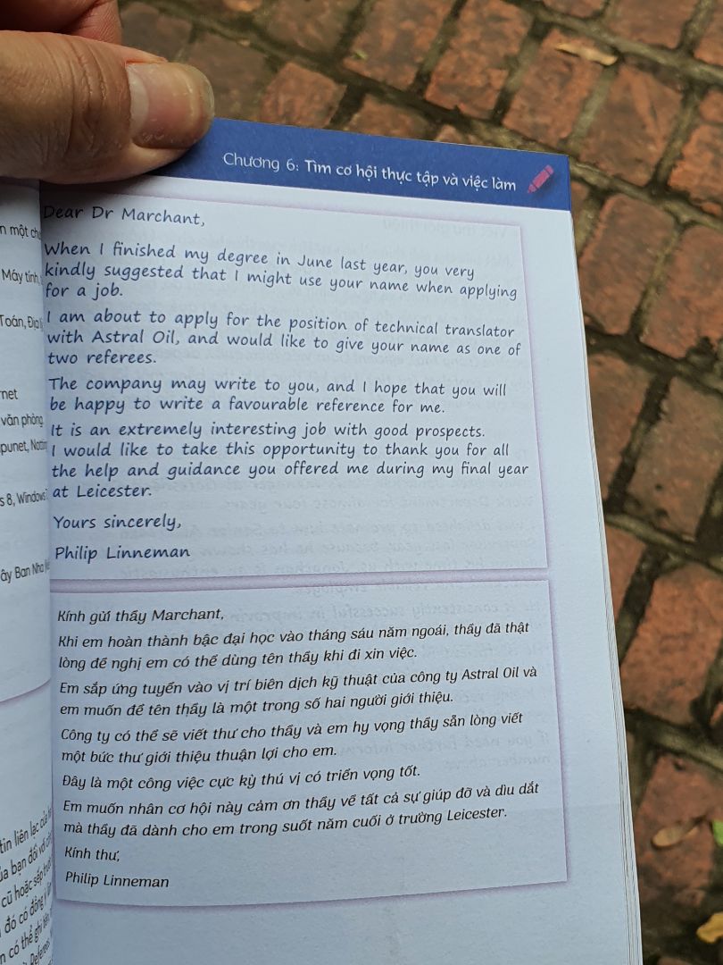 Các sách của Nhân Trí Việt do Nguyễn Thành Yến dịch đều ko làm mình thất vọng. Sách này có vô cùng nhiều các mẫu câu giao tiếp trong hầu như mọi tình huống. Trình bày đẹp, có lời dịch kèm, cuối sách có cả phần ngữ pháp TA để củng cố thêm