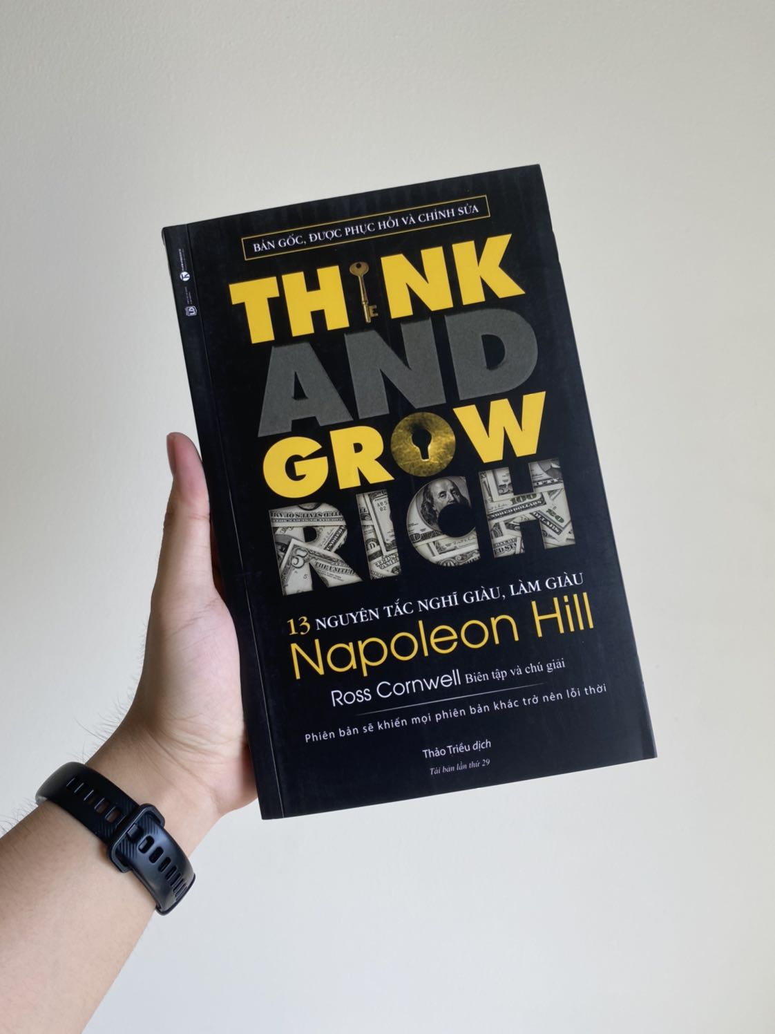 Sách mới. Không gập góc.
Giao hàng đúng hẹn.
Nội dung thì chưa đọc, nhưng đây là cuốn sách đã rất nổi tiếng rồi nên về nội dung có lẽ cũng không cần phải lấn cấn gì.
Nói chung sản phẩm rất ưng ý.