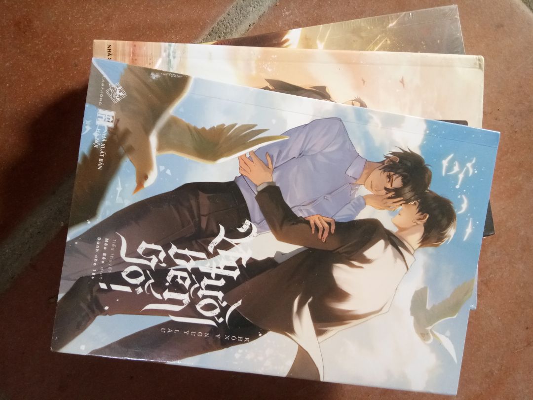 Sách đẹp, giao hàng khá nhanh, lúc nhận hàng hộp ngoài hơi ọp ẹp nhưng may sách bên trong không bị móp méo gì cả, hài lòng~