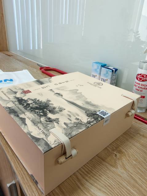 Giao hàng lúc nào cũng nhanh chóng sản phẩm đúng rất đẹp