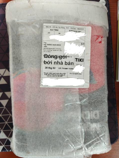 Mua được giá bằng 1/2 giá bìa, đánh đổi bằng việc đóng gói khá sơ sài, sách tồn từ 2021. May mắn khi mình nhận thì hiện trạng sách vẫn rất tốt so với những gì bỏ ra.