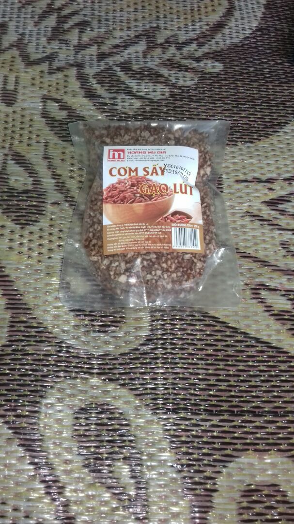 Cơm sấy gạo lứt ăn ngon . Tiki gói sản phẩm cẩn thận .