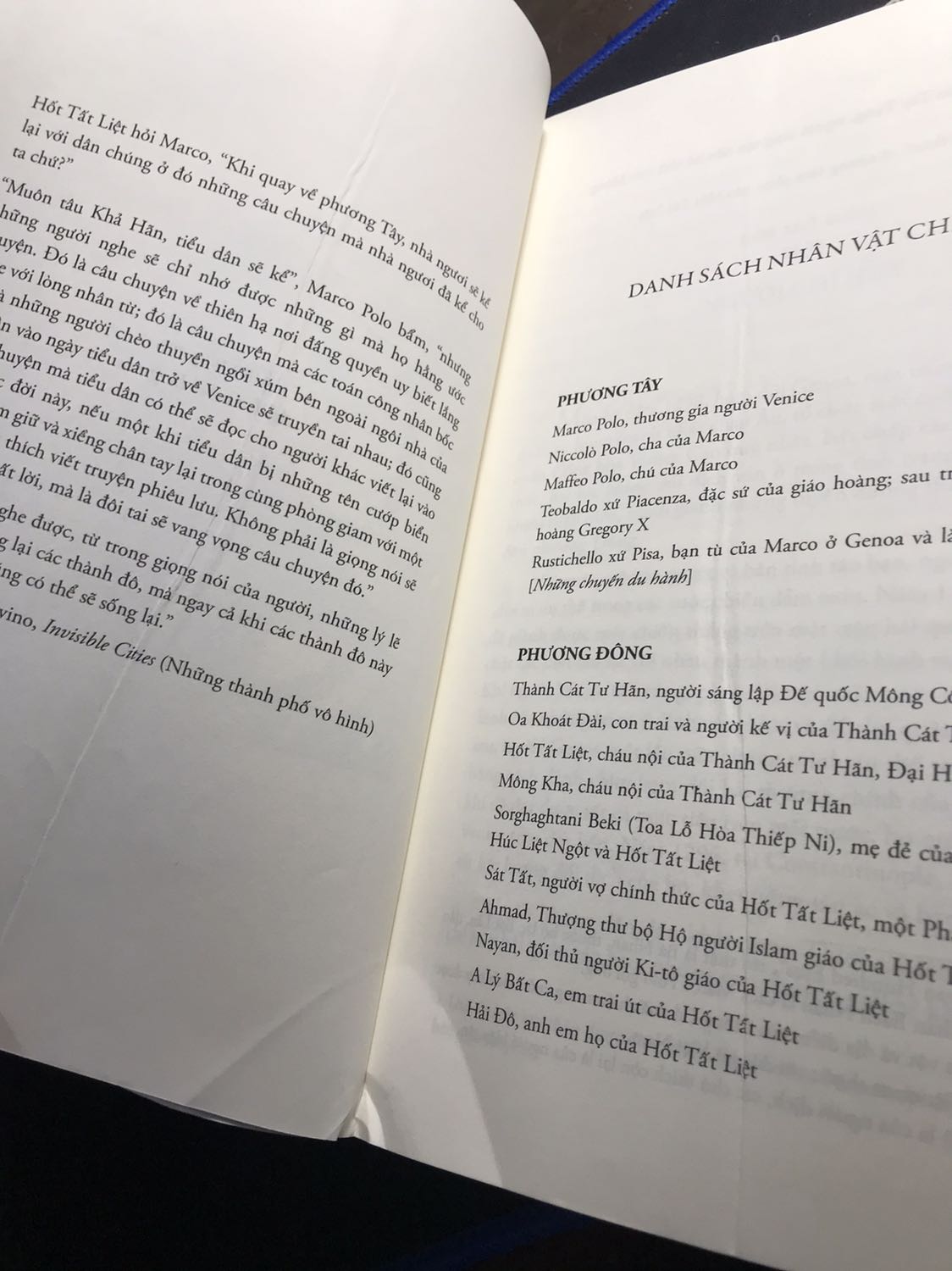 Không bàn đến nội dung. Một cuốn sách mình trong chờ bấy lâu thì tiki lại giao cho mình một cuốn sách chất lượng thế này. Mình thật sự rất không hài lòng về việc này và cần tiki giải quyết sớm.
