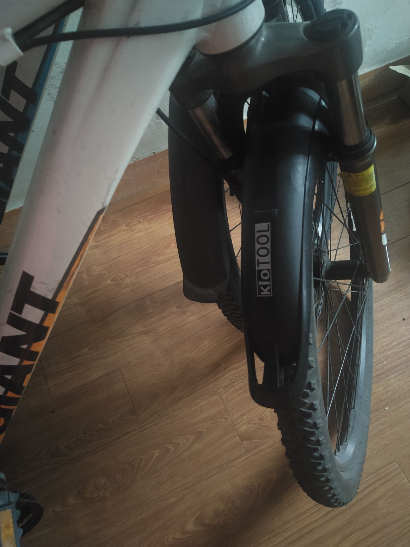 sản phẩm đẹp, dễ lắp, chắc chắn giá hợp lý, giao hàng nhanh hôm trước đặt hôm sau đã nhận được