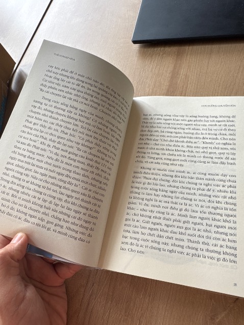 Ship siêu nhanh ạ! Bọc sách chắc chắn! Các bài giảng của Thầy đa phần từ kinh Pháp Cú giải nghĩa ra! Rất đáng để đọc!