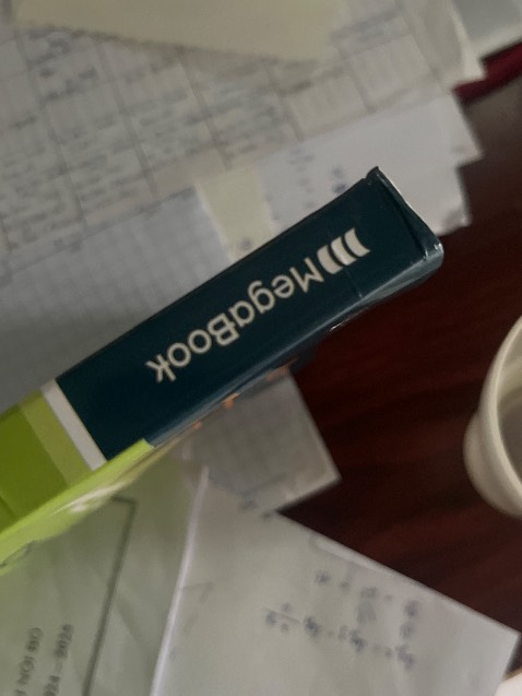 Một quyển hơi méo đầu còn lại thì oke