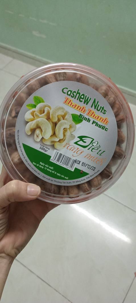 Hạt cũng to và giòn. Đáng mua nha.