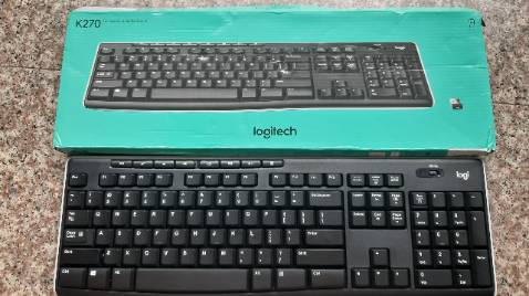 Trên Bao bì thì có dán tem  của nhà phân phối nhưng trên sản phẩm lại không có tem Seal . Không biết có phải là Fake Mã số SN trên Hộp và Sản phẩm không trùng khớp. Đang chờ thu hồi và sử lý. Sẽ Thông tin thêm khi được sử lý Trên Bao bì thì có dán tem  của nhà phân phối nhưng trên sản phẩm lại không có tem Seal . Không biết có phải là Fake Mã số SN trên Hộp và Sản phẩm không trùng khớp. Đang chờ thu hồi và sử lý. Sẽ Thông tin thêm khi được sử lý