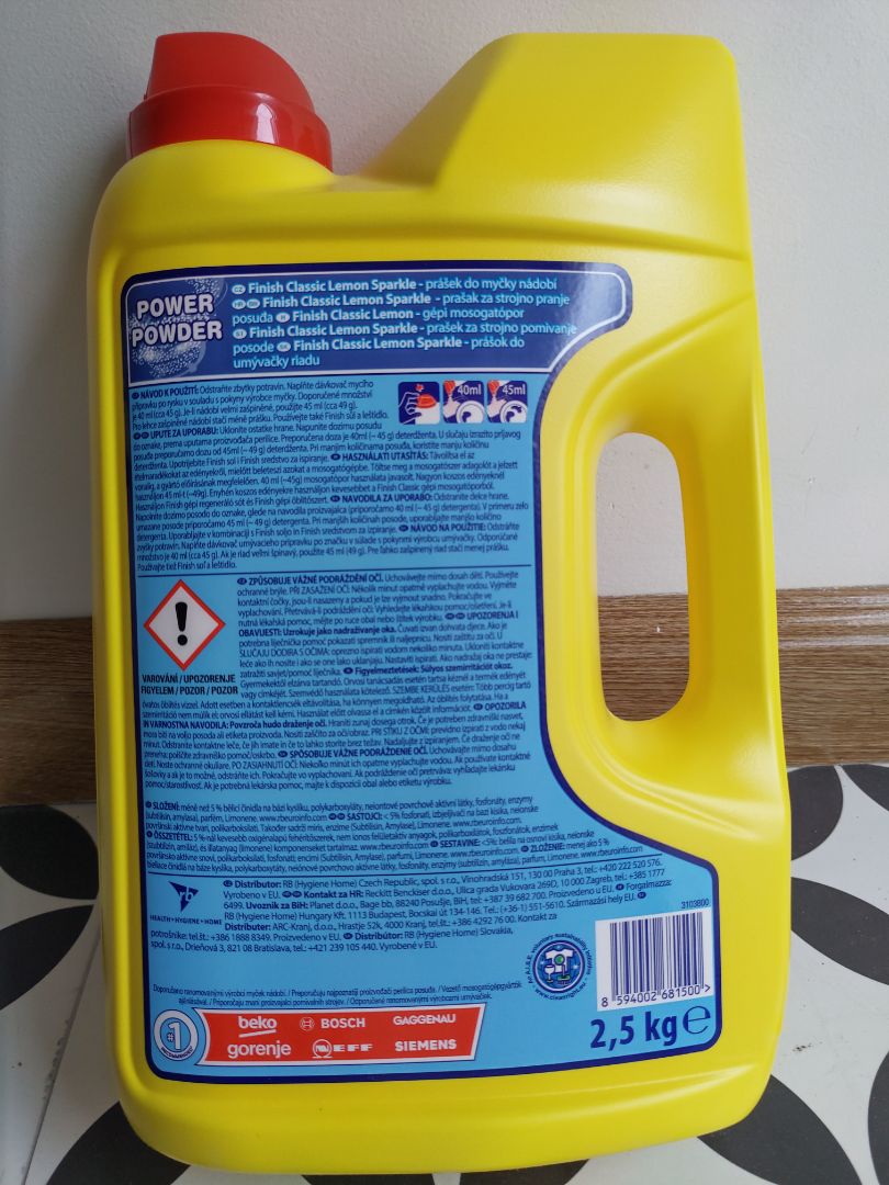 Chai bột rửa mới, cứng cáp, thông tin in ấn rõ nét nên mình cũng yên tâm mặc dù không có tem để niêm phong nắp, mở nắp là thấy bột luôn. Hàng sản xuất ở CH Czech. Nhìn chung hàng tốt, đóng gói cẩn thận, giao hàng siêu tốc rất nhanh. Lần đầu dùng bột rửa hy vọng ok. Cảm ơn shop và TikiNOW.