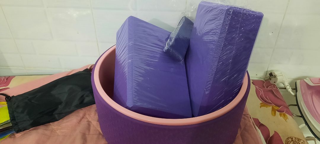 Mua đúng đợt sale nên giám giá khá sâu. Ko nghĩ là với 247k mà có 1 bộ dụng cụ tập như vậy. Nhận hàng rất thích. đóng gói cẩn thận. Vòng rất là chắc chắn. gạch hơi nhỏ xíu, nhưng cũng khá chắc. ko bị mềm. Nói chung, khá là on Mua đúng đợt sale nên giám giá khá sâu. Ko nghĩ là với 247k mà có 1 bộ dụng cụ tập như vậy. Nhận hàng rất thích. đóng gói cẩn thận. Vòng rất là chắc chắn. gạch hơi nhỏ xíu, nhưng cũng khá chắc. ko bị mềm. Nói chung, khá là on