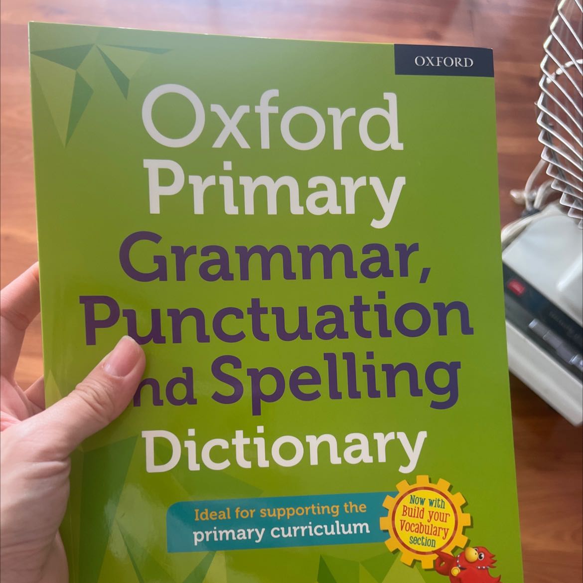 Sách in đẹp. Quá hay, giá tốt . Rất hữu ích cho bé học ở nhà !