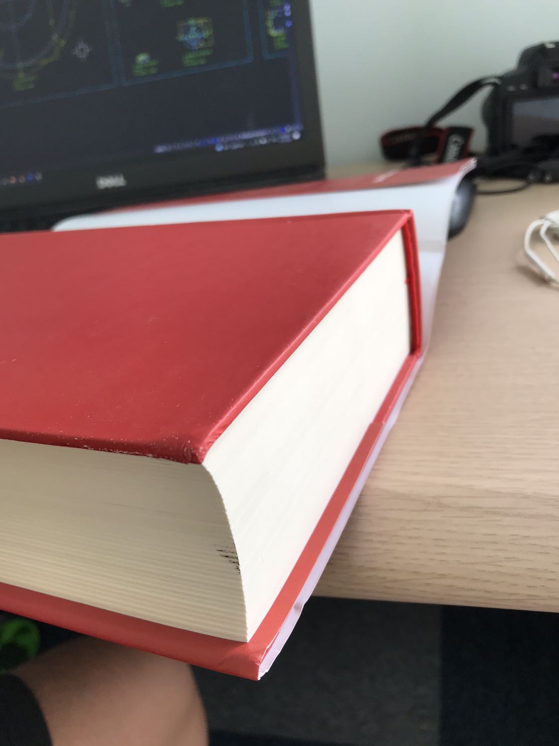 Sách đóng gói móp méo hết sách. Mình mua tiki đóng gói giao hàng sách rất tệ. Hư hết sách. Quá thất vọng.