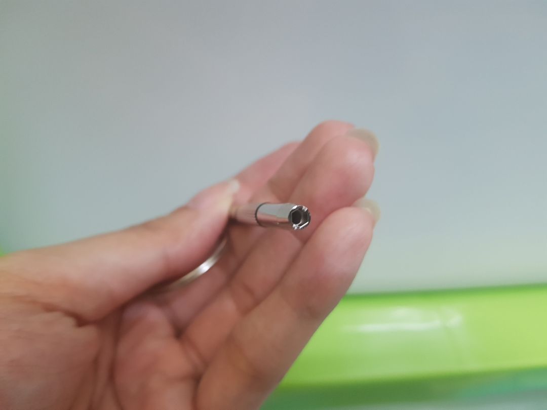 nhỏ gọn như đồ chơi, giá phải chăng, đề phòng mắt kính lỏng ốc là siết lại ngay vì treo tòng teng ở giỏ rất tiện, giao nhanh, shipper nhiệt tình vui vẻ thân thiện, thanks all