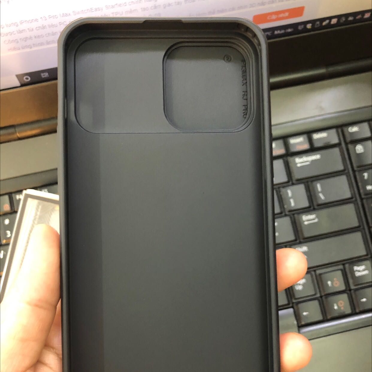 Shop tư vấn nhiệt tình. Giao hàng nhanh lắm luôn, sản phẩm đẹp, vừa y điện thoại. Đáng mua lắm ạ. Cảm ơn shop nhiều ạ