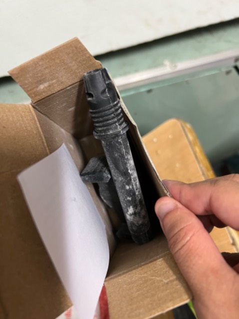 Hàng đểu mọi người không nên mua. Mua r không trả được lại. Tiki càng ngày làm ăn càng k để ý chất lượng đối tác. Mở ra mốc trắng cả 3 hộp