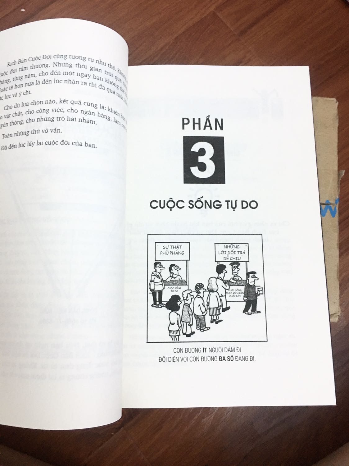 - Bìa sách rất đẹp và lạ luôn! Chữ và hình ảnh in nổi rất lạ
- Mình mới lướt sơ qua mục lục và tiêu đề các phần chưa đọc nah, nhưng tiêu mục thôi là thấy thú vị. Có thể đọc tên sách tưởng chỉ thích hợp cho các bạn muốn khởi nghiệp kinh doanh,  không chỉ vậy đâu, mình thấy “khởi nghiệp” cuộc sống theo ý mình nữa đó
- Sách của Trí Việt - First News xuất bản mình mua và đc tặng nhiều rồi và ko làm mình thất vọng
- Nhận hàng của TIKI luôn luôn hài lòng với đóng gói
Là ấn bản đầu tiên nên Mua liền 3 quyền để đọc và tặng ??❤️