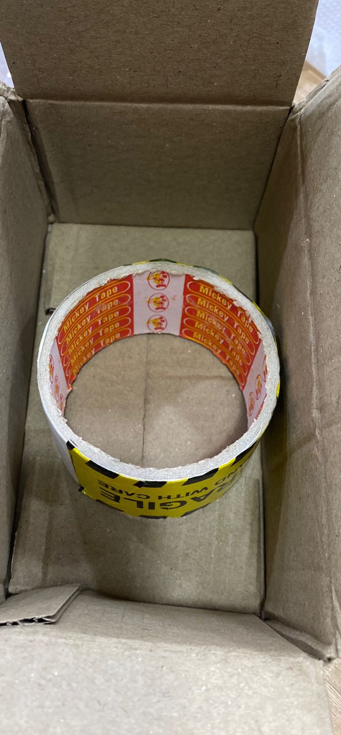 Tôi không hiểu sao giao hàng sai kiểu này? Tôi mua 1 ổ cắm chuyển đổi nguồn, lúc nhận thì lại nhận như này? Đề nghị tiki giải quyết gấp