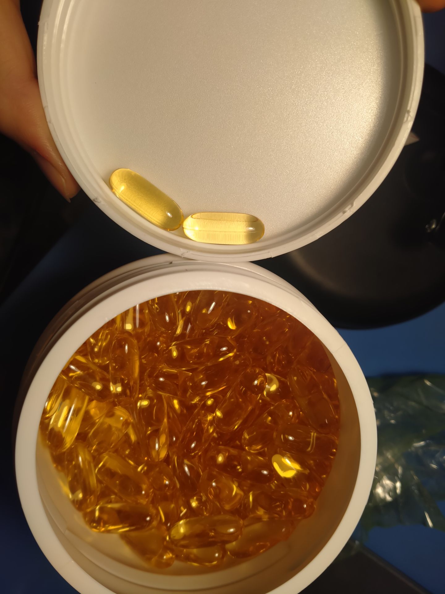 đã check qua 2 lớp: 1. tem xác thực tổng đài *** 8077, và mã qr trên hộp và thấy khớp. Ngoài ra nhắn tin hỏi, shop trả lời nhiệt tình+ giá cả phải chăng. đã check qua 2 lớp: 1. tem xác thực tổng đài *** 8077, và mã qr trên hộp và thấy khớp. Ngoài ra nhắn tin hỏi, shop trả lời nhiệt tình+ giá cả phải chăng.