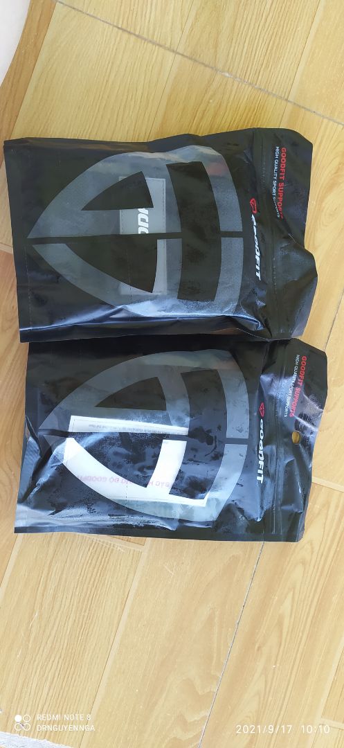 Mùa dịch nên thời gian giao hàng trễ mất 2 tuần. 
Đóng gói sản phẩm nhìn là thấy xịn rồi nè. Sản phẩm đúng như mô tả.