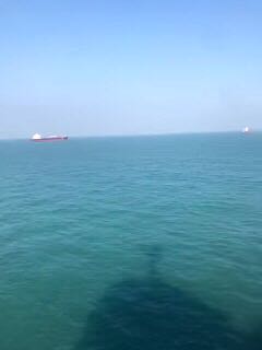 M nua đôi trắng rồi màu trắng hay màu ghi cũng mỏng và nilon, đi ko bằng đôi m mua 10k