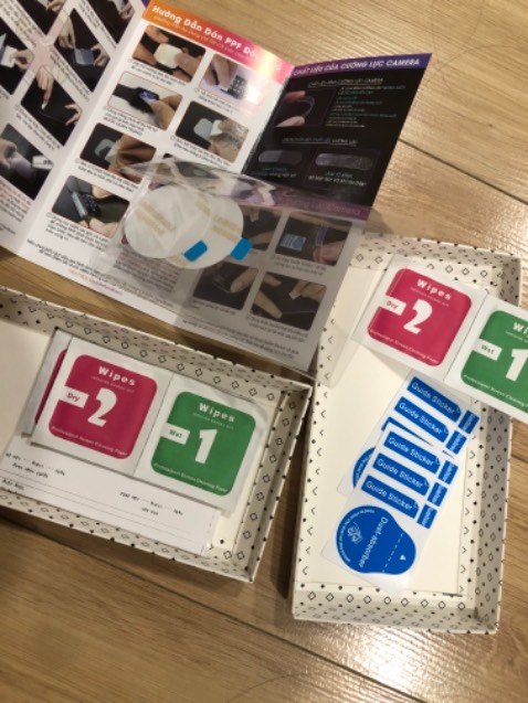 Giao hàng cẩn thận, có hướng dẫn chi tiết, đồng hồ mình đeo đến lúc trầy rồi mới nhớ mua dán, tiếc ghê!