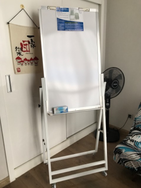 Tiki giao nhanh và bảng đóng gói tốt, đảm bảo chất lượng khi nhận. Bảng rất vừa phòng để các con học tập.