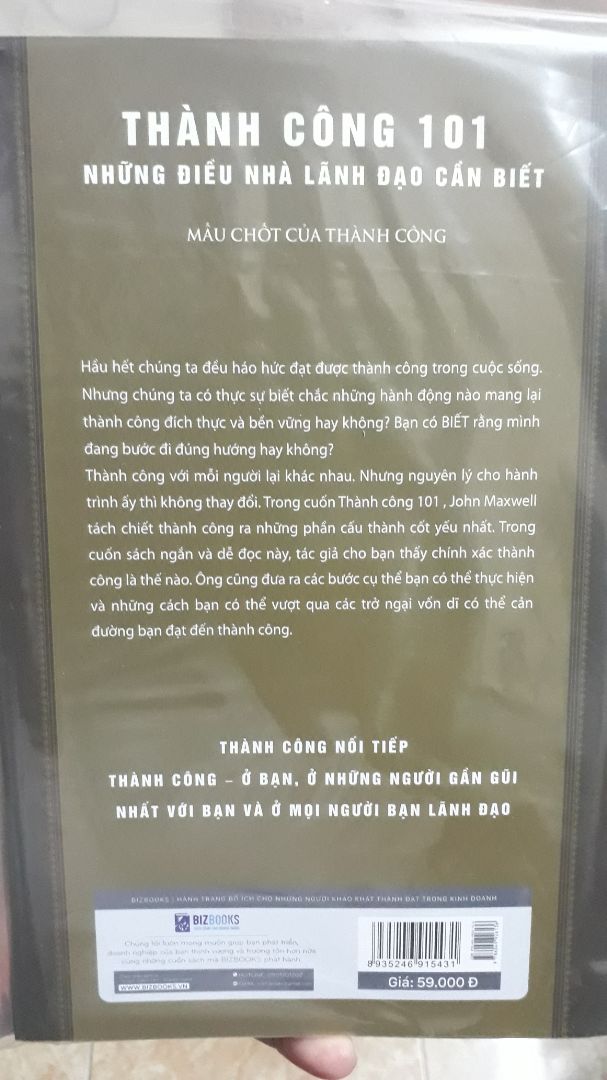 Mình mua về đọc thử vì sale 70%. Chưa đọc hết nhưng thấy khá dễ hiểu dễ thấm. Sách nhỏ gọn nhẹ nhàng dễ cầm, chất lượng tốt.