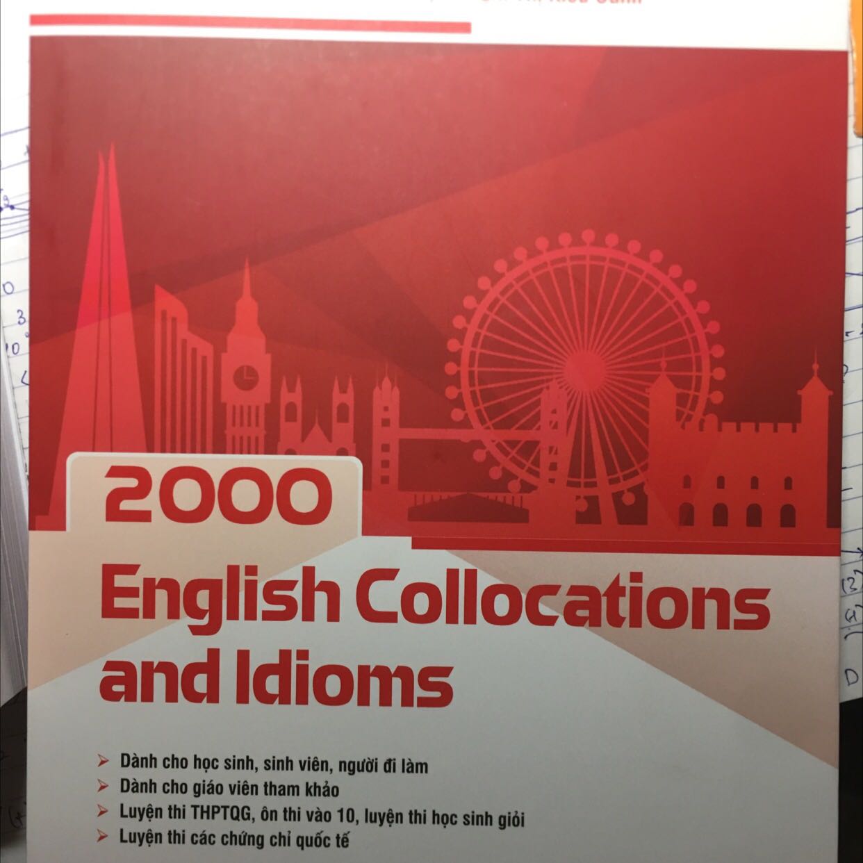 Giao hàng siêu nhanh. Sách mới. Siêu đẹp. Đóng gói ổn. đây là một cuốn sách rất nổi tiếng và hay, nên có nha. Bản gốc cũng không quá đắt nên mọi người đừng mua file lậu nha. Mua bản gốc thấy đáng lắm vì nó đẹp vô cùng. Có quà flashcard của Moon nữa.