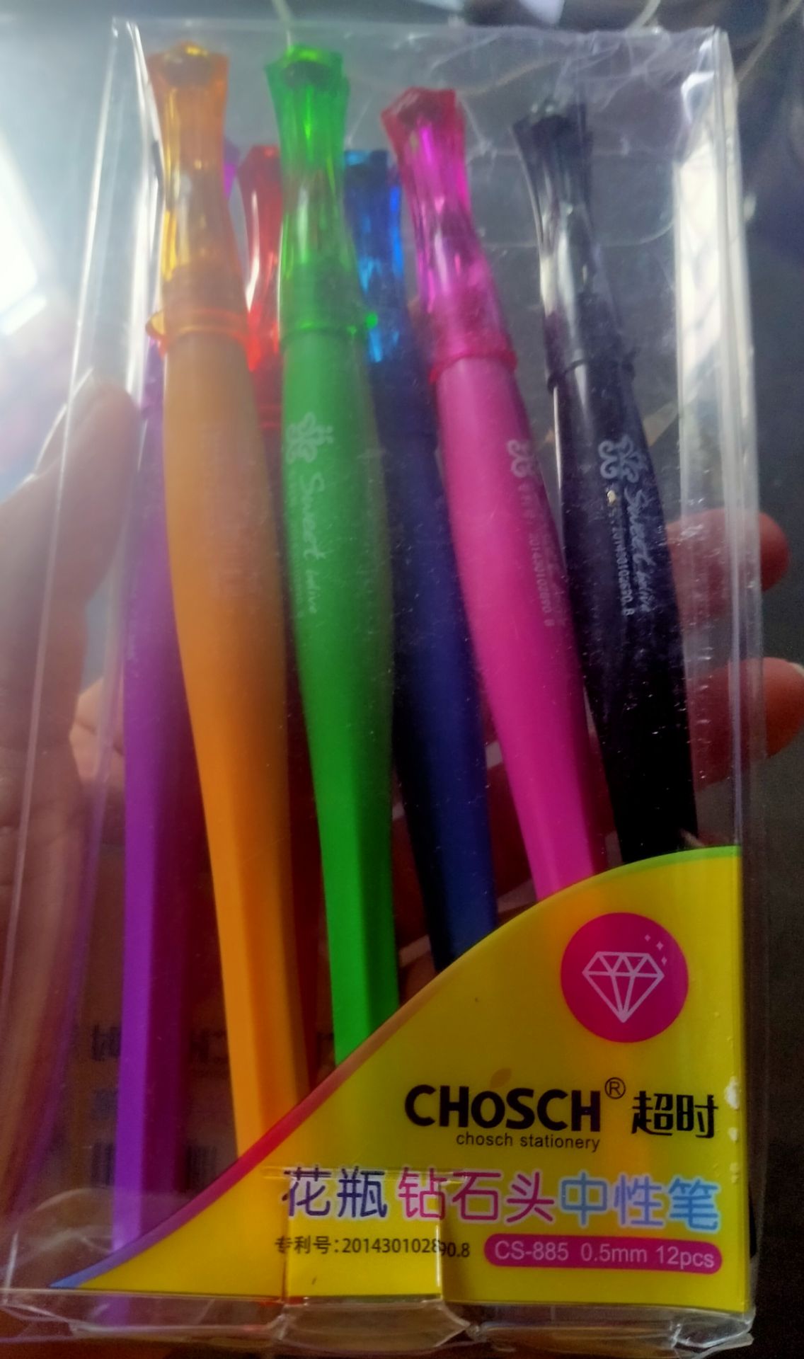 Viết đủ màu mê ly, ngòi bút ra đều, viết đẹp. Sẽ ủng hộ shop lâu dài😀