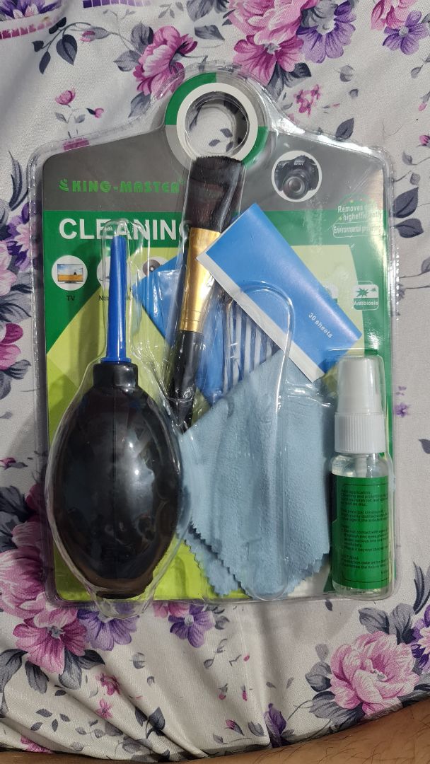 Sử dụng tốt, vệ sinh sạch sẽ bụi bẩn màn hình laptop, máy tính bảng, điện thoại,...Gói hàng cũng khá cẩn thận, giao hàng nhanh. Hài lòng với chất lượng và dịch vụ.