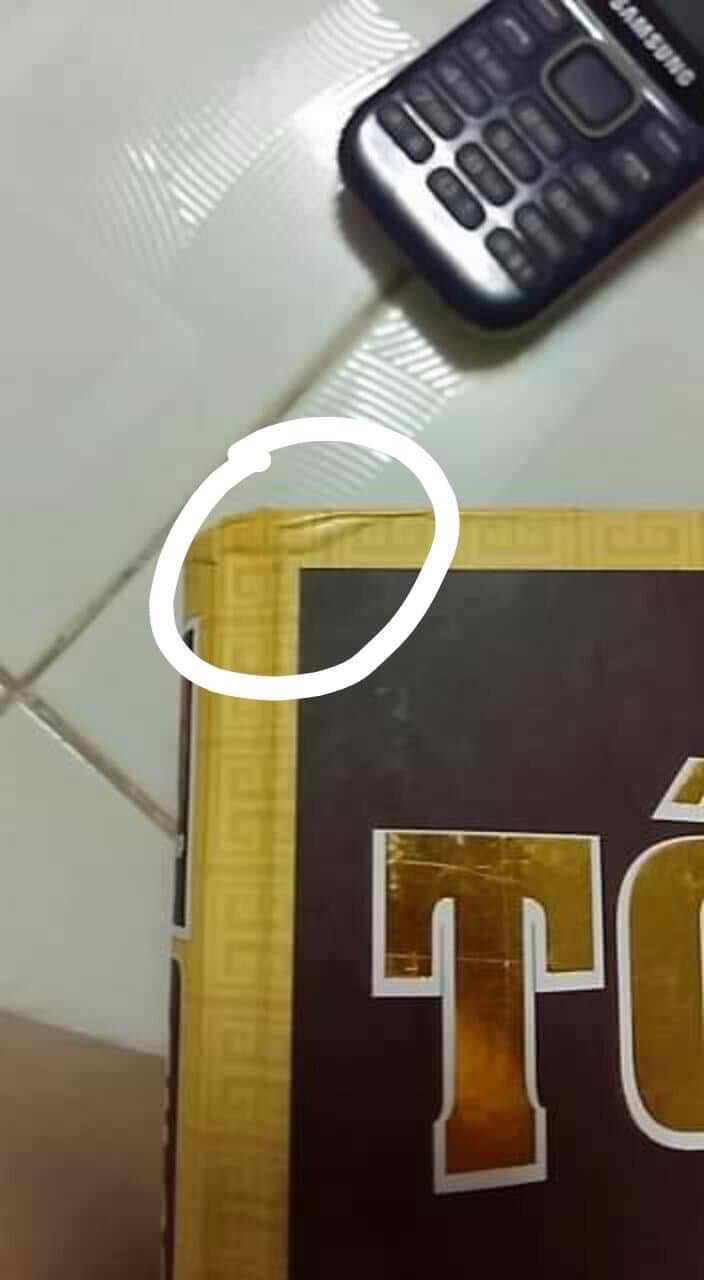 Mình mặc dù chưa đọc 
Chưa biết nội dung thế nào nhưng mình không hề hài lòng về sản phẩm
 mình là người tuy không phải là người cực kì yêu sách hay gì nhưng đối với mình thì việc đầu tiên sách phải thẳng bìa sách phải mới nhưng khi nhận sản phẩm thì mình cảm thấy vô cùng thất vọng vì bìa sách thì bị cong nhăn ( như hình vẽ ),những trang sách không được thẳng và phần đáy của sách bị bẩn , tuy mình không biết sách có nội dung giống như mong muốn hay không nhưng việc giao sản phẩm như vậy là làm mình khá thất vọng
Xin lỗi vì đánh giá một sao và mong bên nhà cung cấp chú ý lần sau