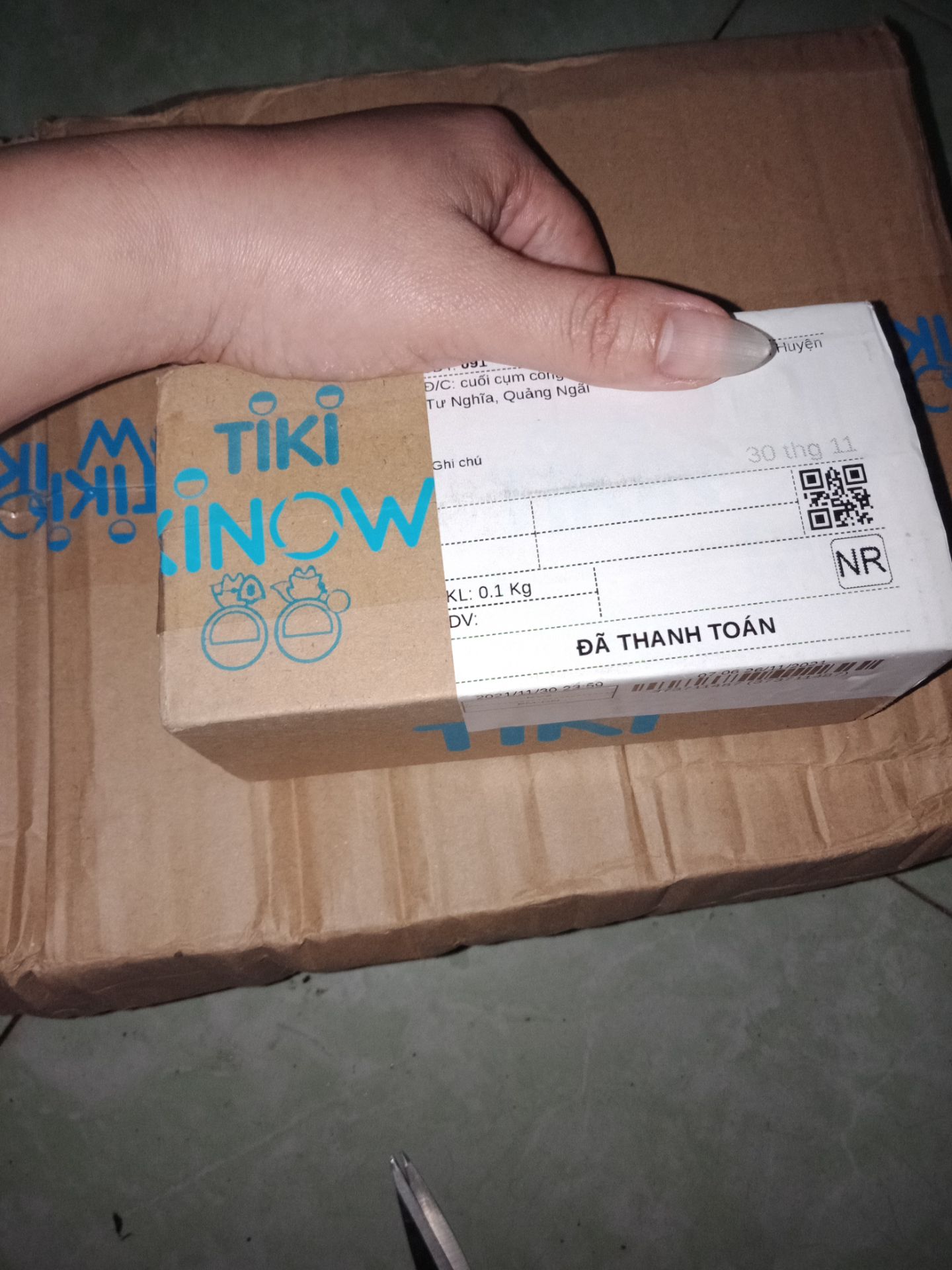 date xa tận 2024
có phụ đề tiếng việt
m mua lần thứ 2 ở shop. 
lần đầu mua dầu cá người lớn, cực ấn tượng, nhưng lần này k bằng lần trước 😍
góp ý nhẹ với shop: khi mua lọ dầu cá cho ng lớn độ tin cây tuyệt đối cao vì có tem nhập, tem chống giả, niêm yết sản phẩm siêu kỹ lưỡng. nói chung mình rất ấn tương và thích hơn lọ này 😍