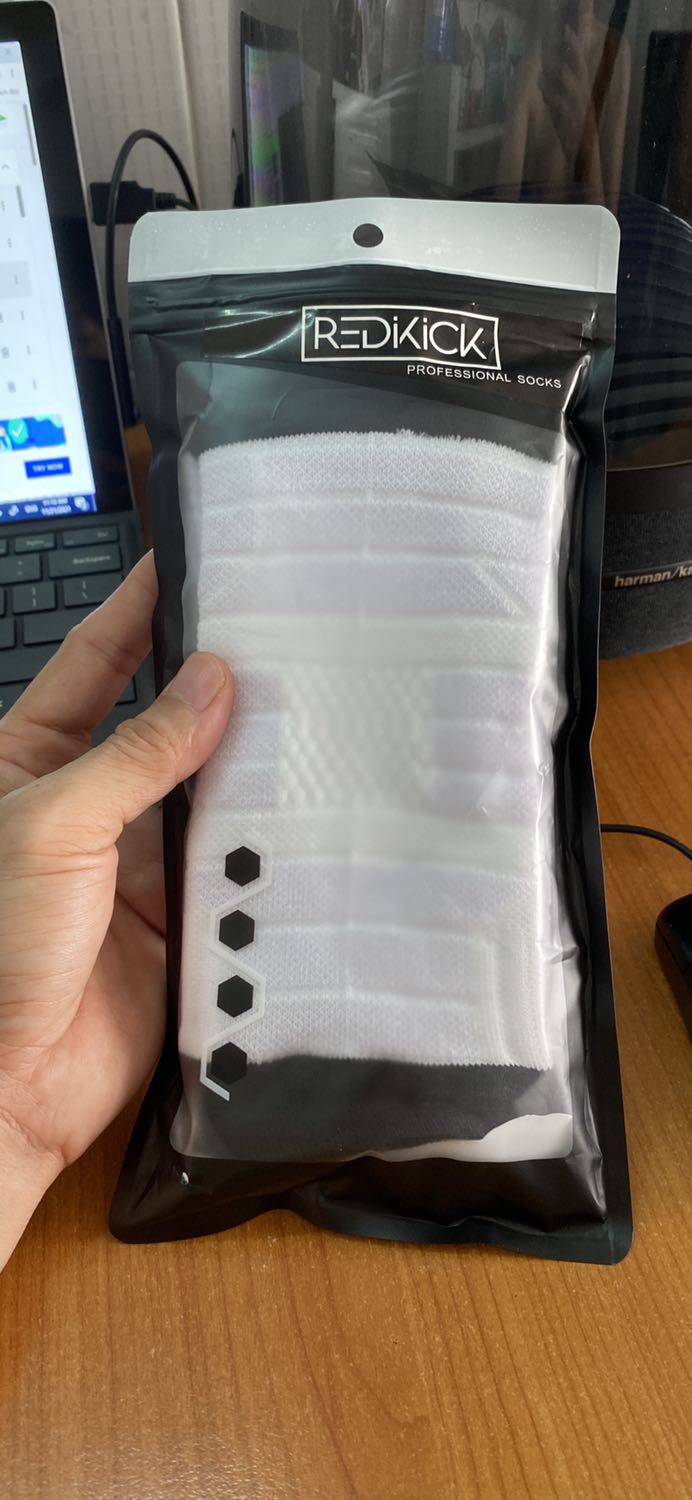 TẤt dày, mang êm, bó chân đá bóng chắc okie