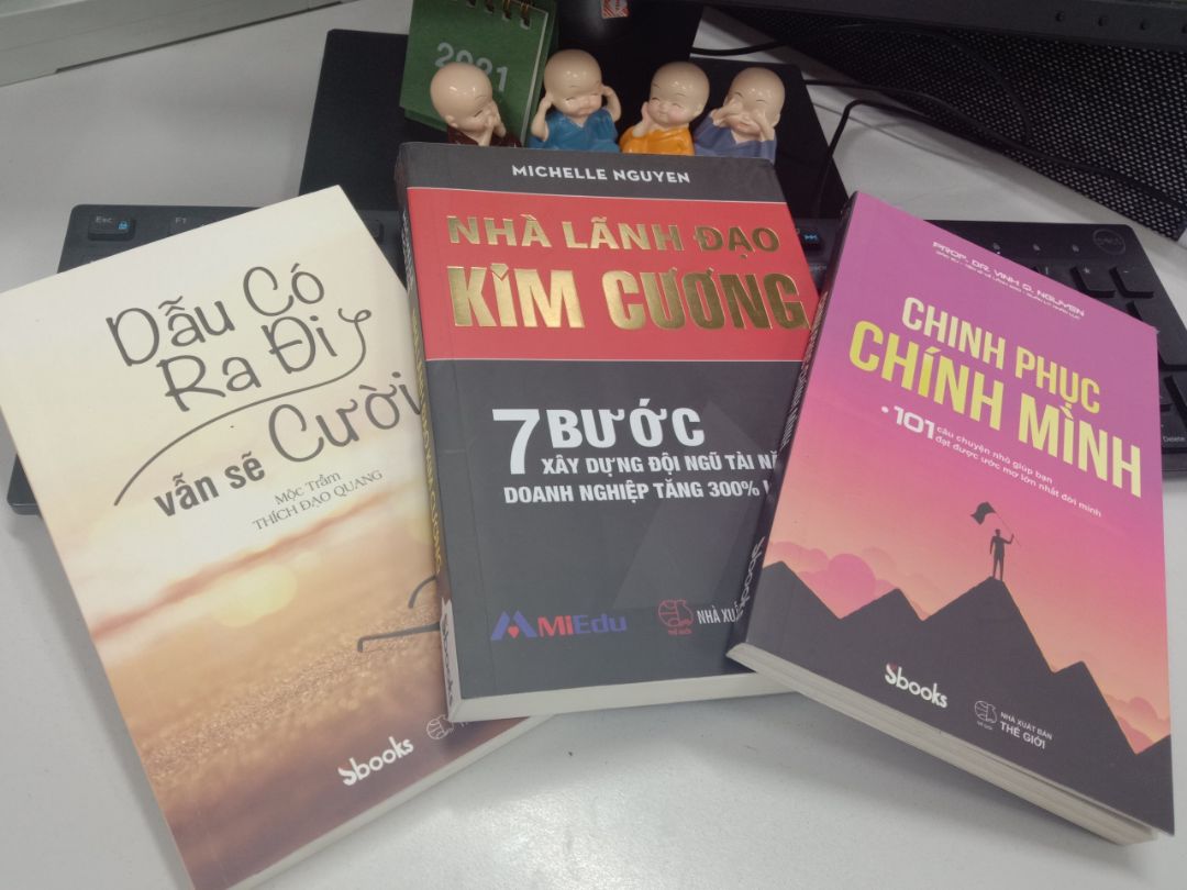 giao hàng nhanh, đóng gói tốt.
sách đẹp, bìa đẹp, giấy xịn.