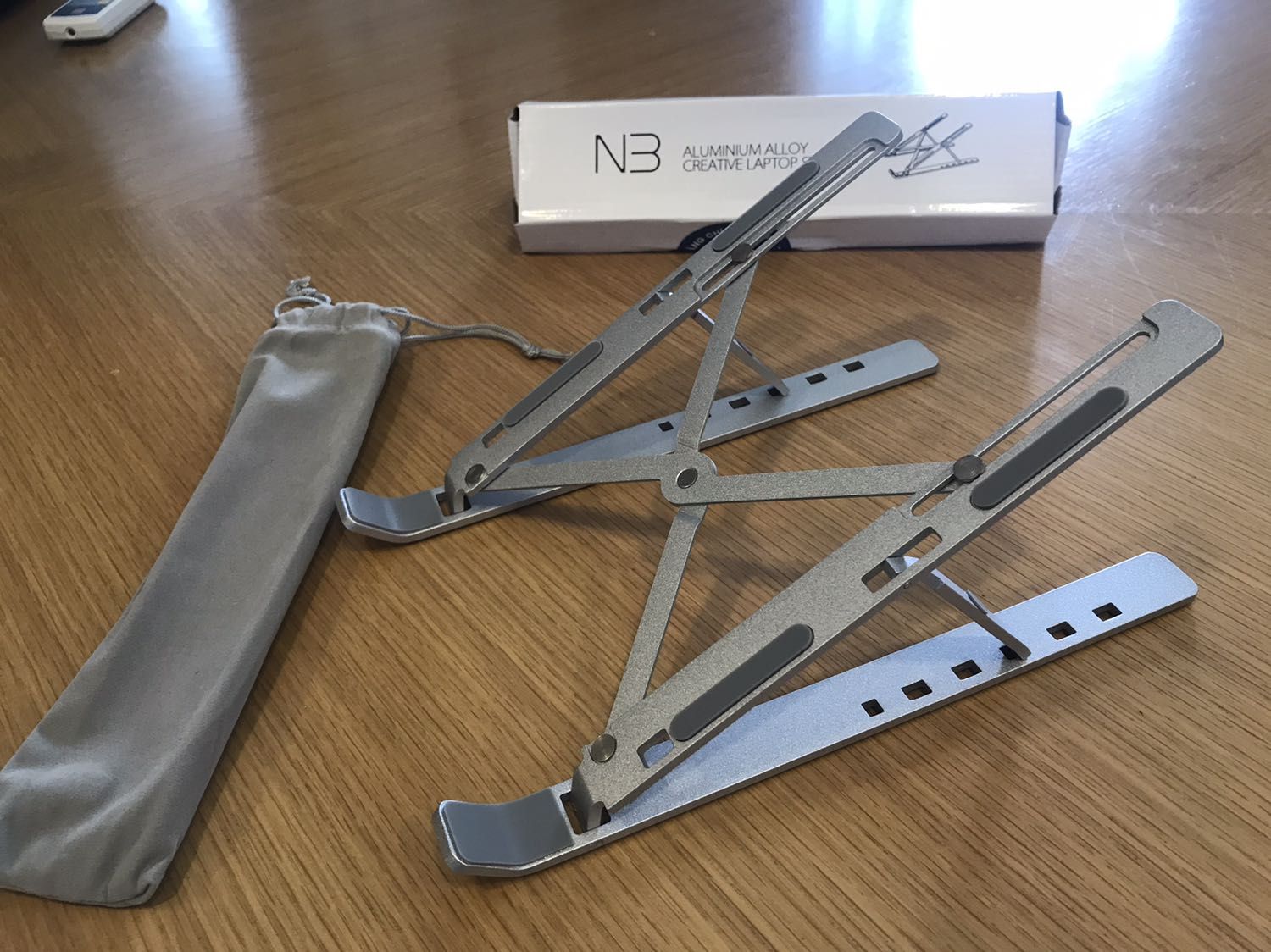 Tiki giao hàng sớm hôm nay so với ngày 8/11 thông báo khi đặt hàng ngày 30/10. Hàng đóng gói kỹ, đảm bảo chất lượng đến khách hàng. Đế tản nhiệt chính hãng Horizen đúng như cam kết, rất tốt khi sử dụng. Đây là đế  Horizen thứ 2 tôi mua cho gia đình, mọi người nên mua và sử dụng.