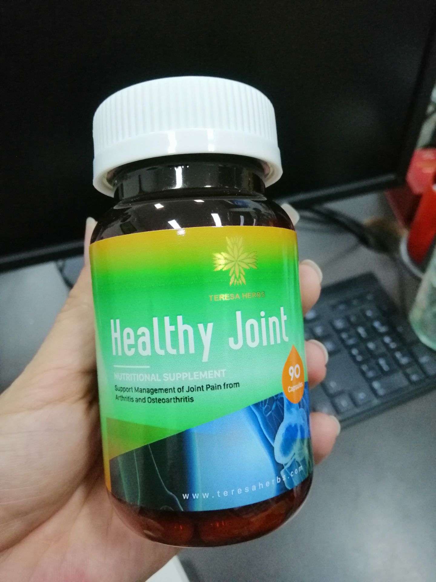 Viên xương khớp mình dùng được 2 lọ rồi sau khi dùng có đi khám lại thì gai trên cột sống giảm hẳn tình trạng đau cũng giảm nhiều. Sẽ dùng tiếp.