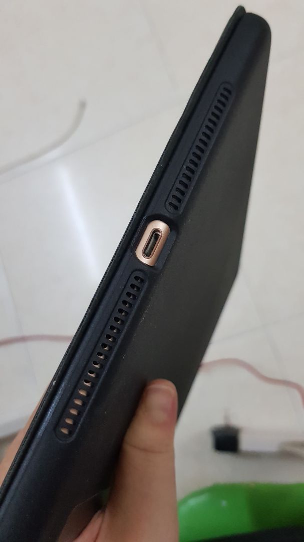 -giao nhanh
-case đẹp, đúng quảng cáo
-gia công tốt, chỗ loa làm chi tiết luôn chứ không như một số case khác chỗ loa chỉ chừa ra khoảng trống dài 👍🏻