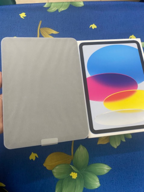 Ipad của Shop rất đẹp tốt tuyệt vời💖, ipad của Shop là hàng nguyên seal chính hãng tuyệt vời💖, Shop đóng gói rất kỹ đẹp💖, Shop giao hàng rất nhanh💖, cảm ơn Shop💖, Tiki💖 và Anh giao hàng rất nhiều nhé😊💖