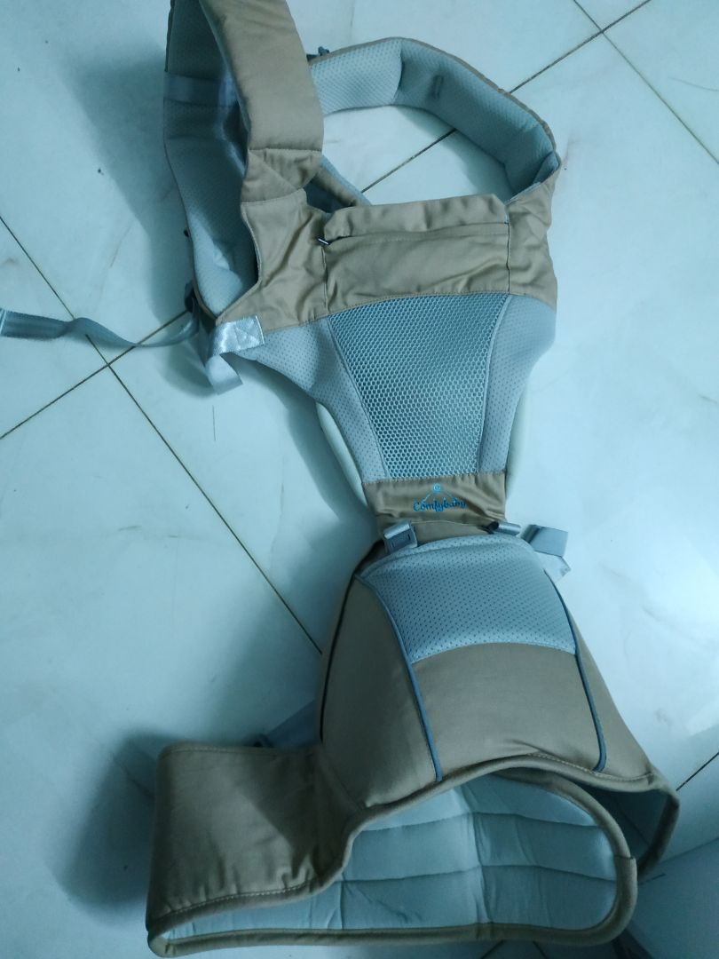 giao hàng nhanh, , đóng gói cẩn thận, địu nhìn chắc chắn, an toàn, nhưng không phù hợp với trẻ nhỏ hơn 3 tháng